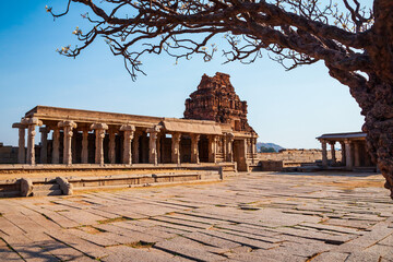 Canvas Print - Hampi Vijayanagara Empire monuments, India