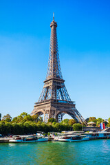 Canvas Print - Eiffel Tower in Paris, France