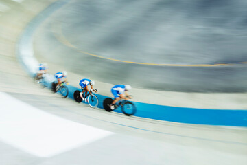 Canvas Print - Track cycling team racing in velodrome