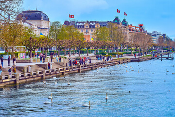 Canvas Print - Quaianlagen recreation promenade on the shore of Lake Zurich, Switzerland