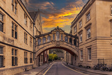 The Bridge Of Sighs Or Hertford Bridge At Sunset, Is Between Hertford College University Buildings In New College Lane Street, In Oxford, Oxfordshire, England