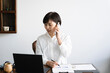 © arc image gallery - デスクワークをする日本人女性