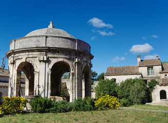 Wall Mural - Historic monumental well inside Chartreuse of Villeneuve-lès-Avignon, France