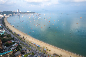 Wall Mural - Aerial view of Central Pattaya beach in Chonburi, Thailand