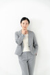 © Peak River - スーツ姿の女性　ポートレート