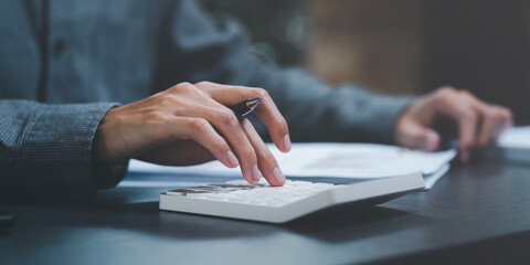 Aufkleber - statistical analyst using calculator to calculate and read reports, graphs and charts, business statistics ,Analysis and improvement of corporate strategy ,Statistics and Data Concepts