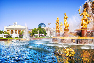 Wall Mural - Friendship Fountain and Moldova Pavilion, VDNKh, Moscow