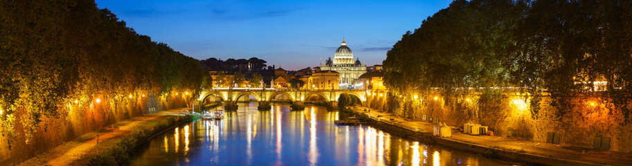 Wall Mural - Evening panorama view of Saint Peters basilica at sunset in Vatican. Italy 