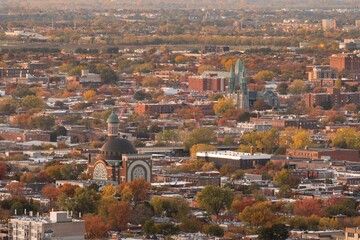 Canvas Print - Aerial view of Montreal churches and buildings on an autumn day