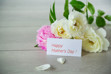 Poster - bouquet of summer white roses and peonies on wooden table