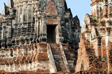 Wall Mural - Ancient Wat Chai Wattanaram in Ayutthaya, Thailand