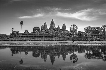 Canvas Print - Greyscale shot of the Angkor Wat temple complex and the largest monument in Cambodia