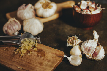 Wall Mural - fresh healthy garlic on the table