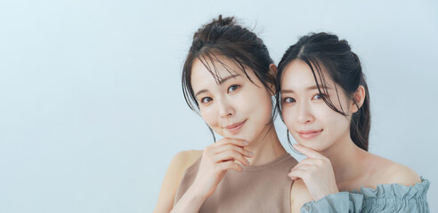 Poster - 女性二人の美容イメージ　スキンケア　エステサロン