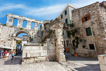 Wall Mural - Silver gate, east entrance of the Diocletian s Palace in Split, Croatia