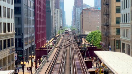 Wall Mural - Overground subway tracks in Chicago at Adams Wabash station - USA travel photography