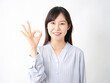 © siro46 - OKサインするミドルエイジ女性　白背景