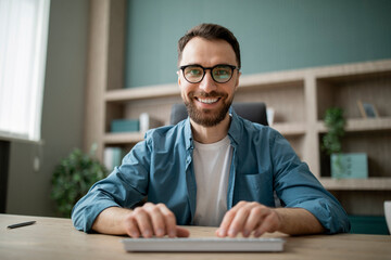 Aufkleber - Pov Shot Of Handsome Young Male Entrepreneur Using Computer At Office