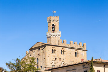 Canvas Print - Volterra, Italy. Palace of the Priors, 13th century