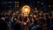 une main tenant une ampoule allumée au-dessus d'une foule symbolisant l'idée et l'innovation - IA générative