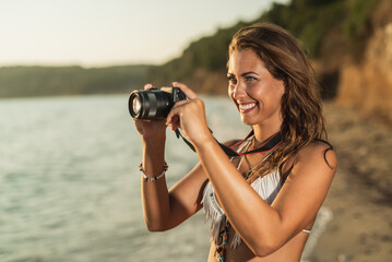 Poster - Woman Making Memories On The Beach