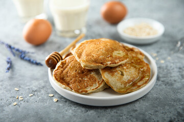 Canvas Print - Traditional homemade oat pancakes