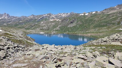 Wall Mural - lac et altitude