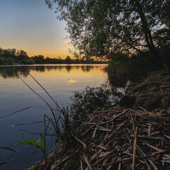 Canvas Print - The Sunset Over Croxall Lake: A Breathtaking Scene in the United Kingdom