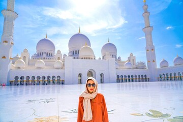 Abu Dhabi Scheich-Zayid-Moschee Portrait of a woman