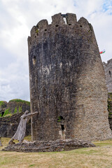 Wall Mural - Leaning South East tower at Caerphilly Castle - Caerphilly - Wales