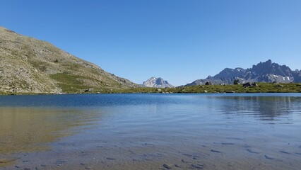 Wall Mural - lac et altitude