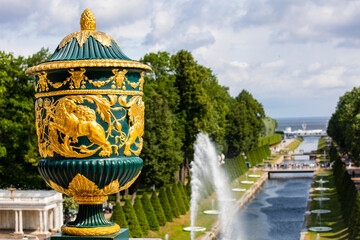 Wall Mural - fountain in the park