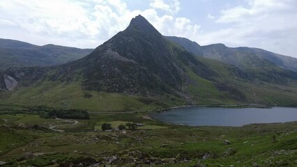 Wall Mural - Tryfan: Majestic Peaks and Adventurous Ascents