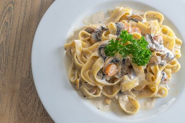 Wall Mural - mushroom cream sauce spaghetti