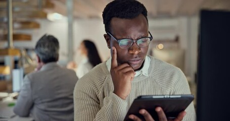 Leinwandbilder - Thinking, ideas and business man on tablet and computer for digital marketing, brainstorming or website design. Night, planning solution and african person on multimedia technology at creative agency