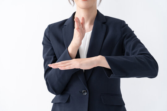 手話を使う日本人女性