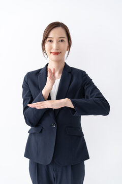 手話を使う日本人女性
