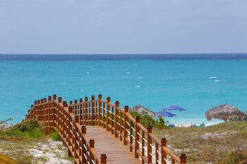 Poster - Wooded bridge and turquoise sea, Cayo Largo, Cuba