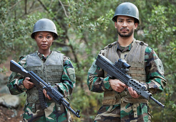 Poster - Gun, army portrait and people in forest training, outdoor shooting and military exercise, mission and jungle. Rifle, soldier teamwork and veteran man and woman in battlefield gear in woods or nature