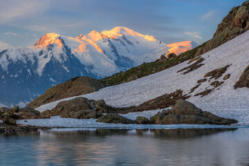 Canvas Print - Mont Blanc massif in the French Alps. View from Lac Blanc