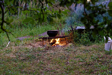 Cooking on a fire in cast iron