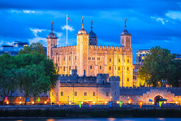 Wall Mural - The tower of London and traitors gate evening view from Thames river