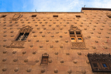 Canvas Print - Casa de las Conchas (House of Shells) Facade - Salamanca, Spain