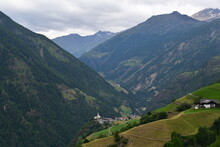 Blick Auf Das Dorf Katharinenberg Im Schnalstal In Südtirol 