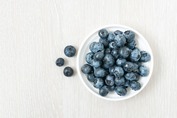 Fresh blueberries in a bowl