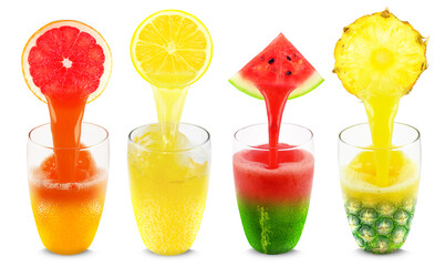 Poster - juices splashing into a glass isolated on white