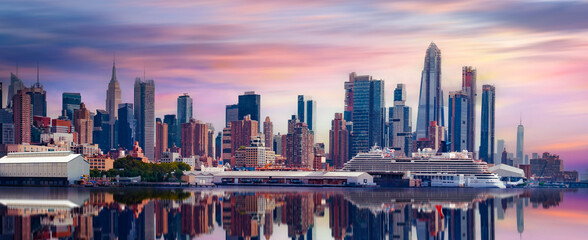 Wall Mural - New York City, Manhattan downtown skyline at dusk with skyscrapers over Hudson River,