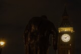 Fototapeta Londyn - Winston Churchill statue in front of the big ben