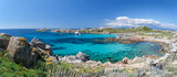 Fototapeta  - Mer turquoise et bateaux de plaisance aux îles Lavezzi en Corse du sud au large de Bonifacio 