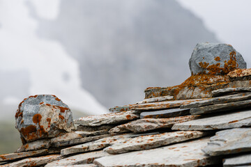 toiture en lauze : un héritage architectural des hautes montagnes, alpes, vanoise, savoie, france